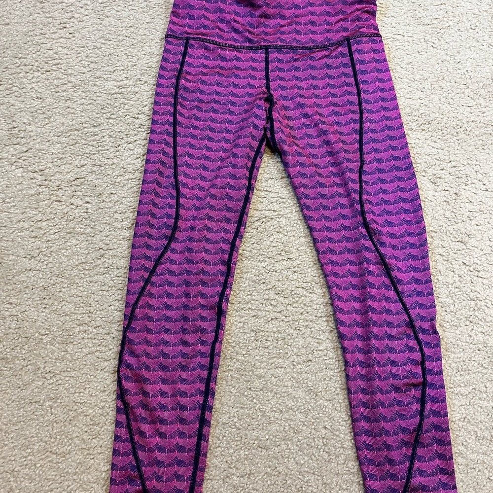 Vineyard Vines Performance Crop - Small